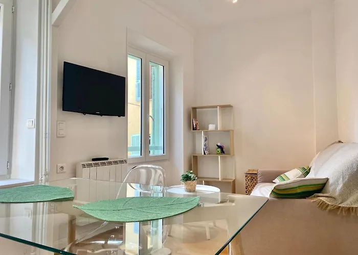 Appartamento Le Brea Cosy Dans La Vieille *